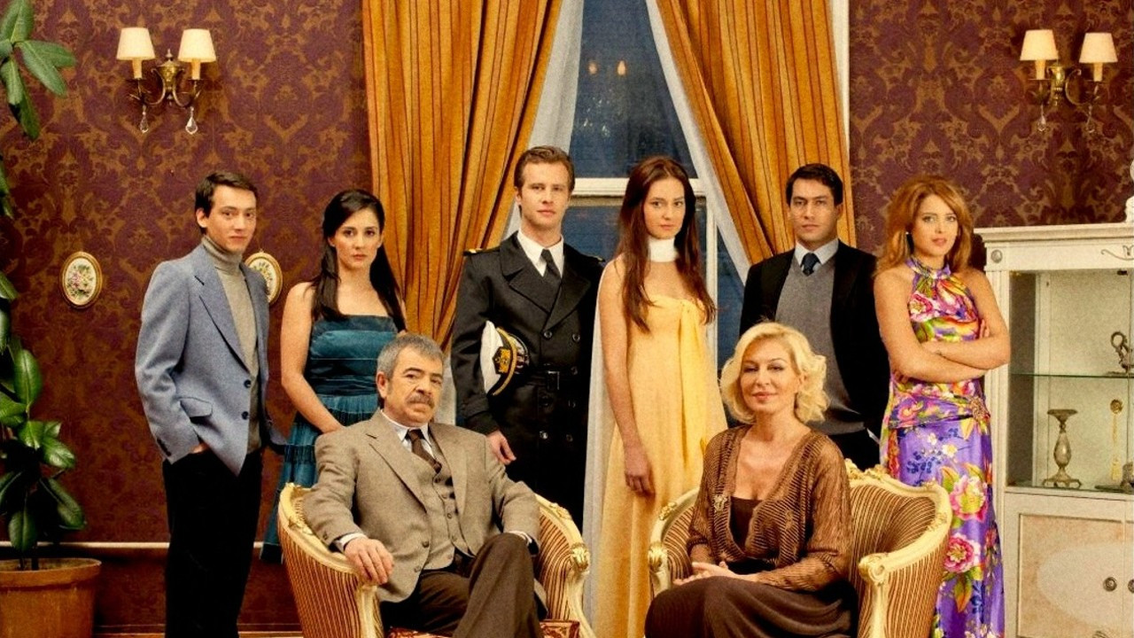 Mazi Kalbimde Yaradır backdrop