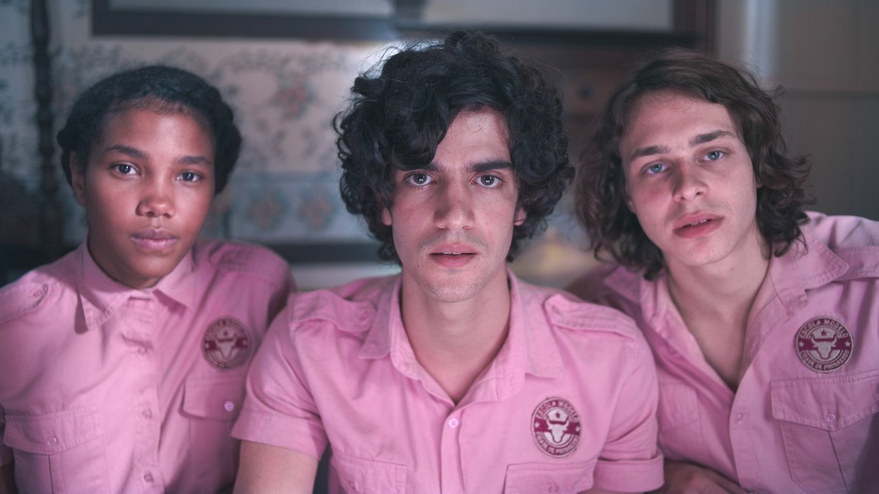 Kissing Game backdrop