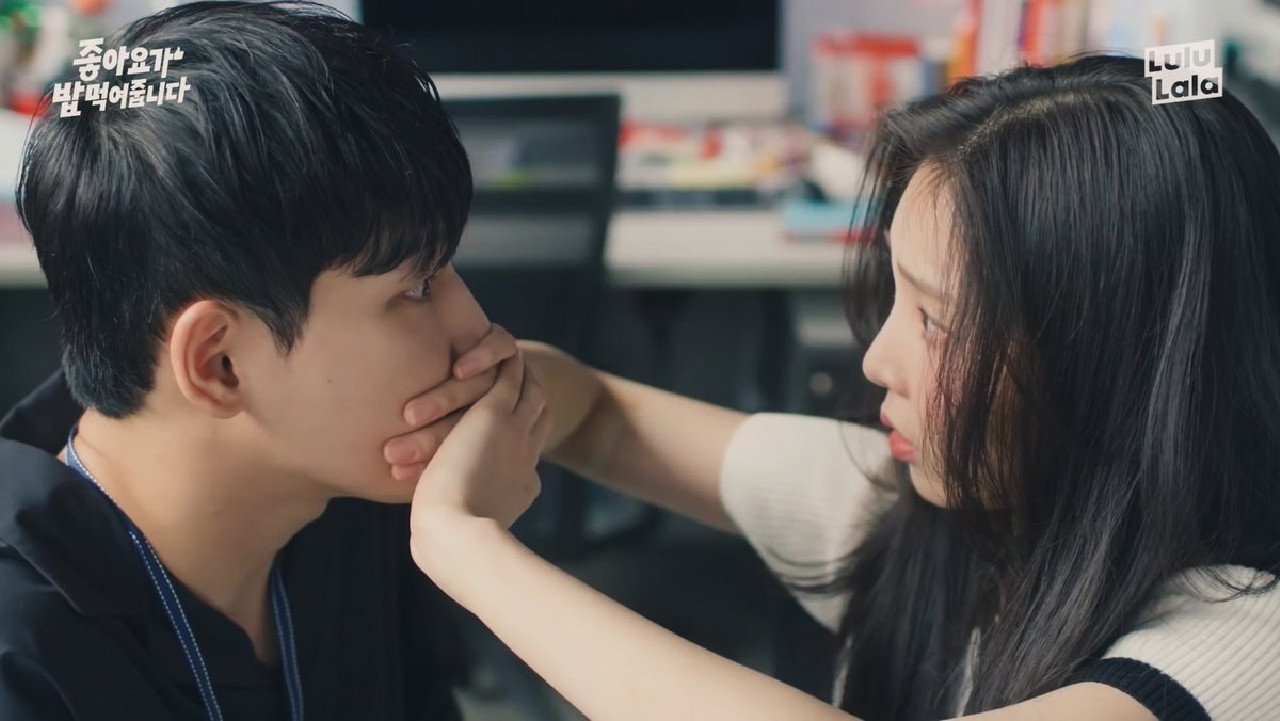 Thumbs Up Feeds Me backdrop