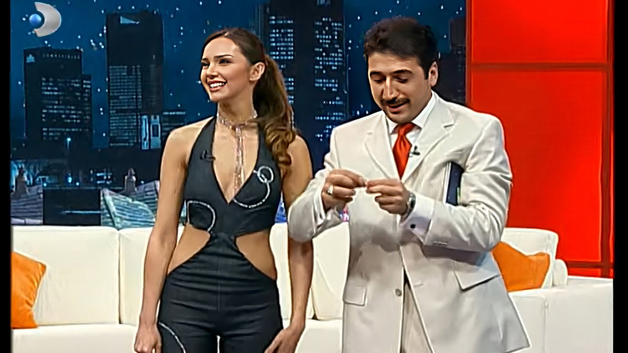 İki Kere Kiki backdrop