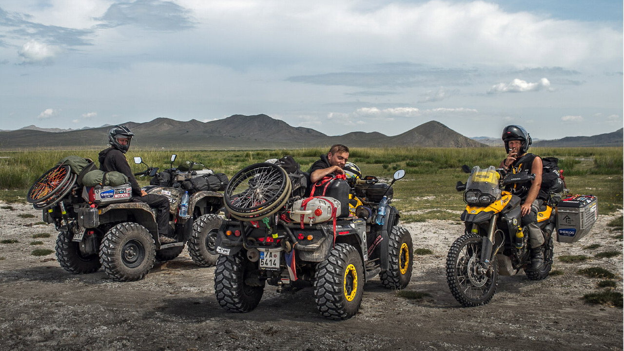 Dokolakolem backdrop