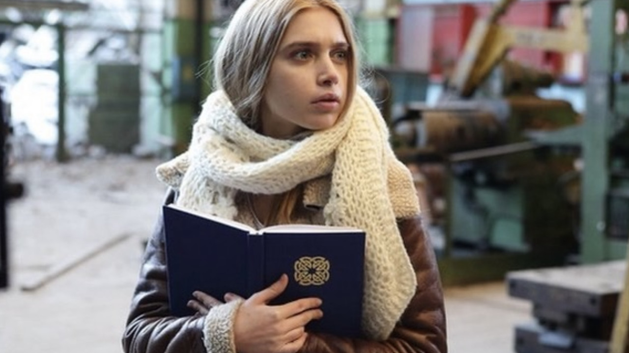 Ангел или демон backdrop