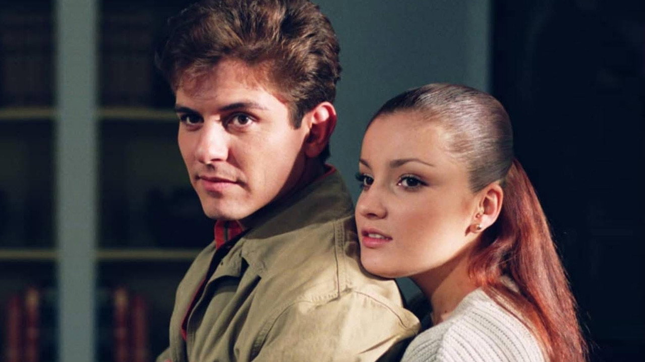 Mi querida Isabel backdrop