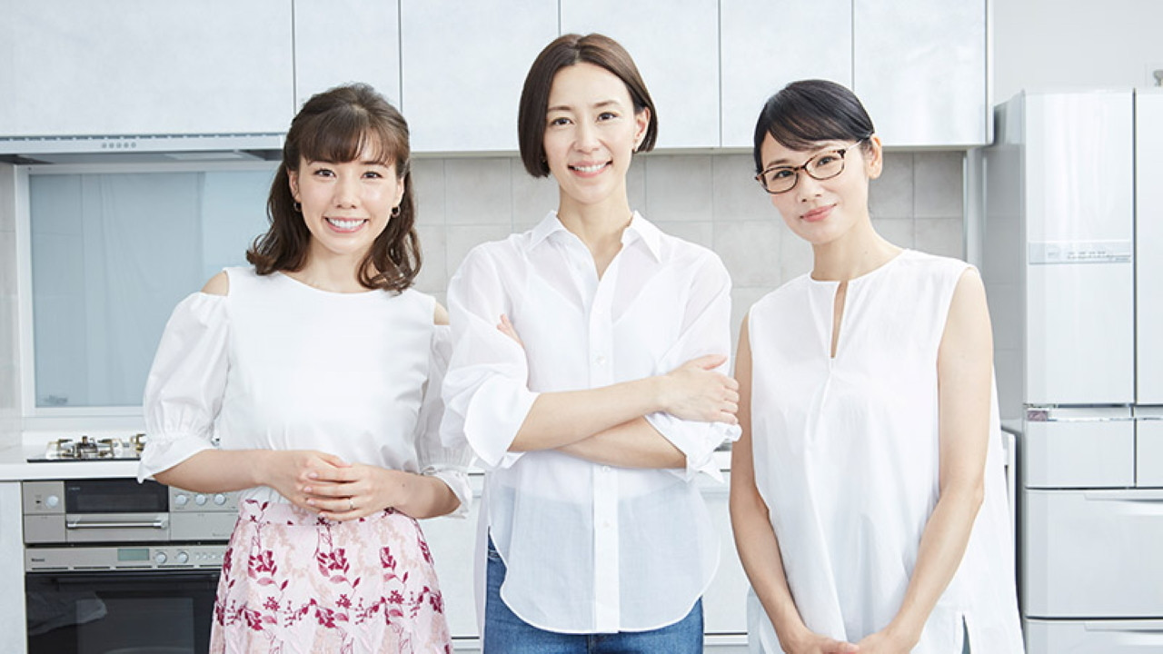 Mothers in Love backdrop