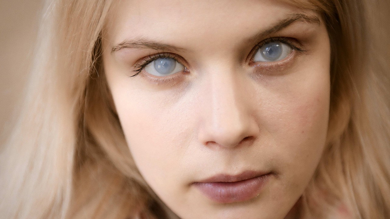 Blind Donna backdrop