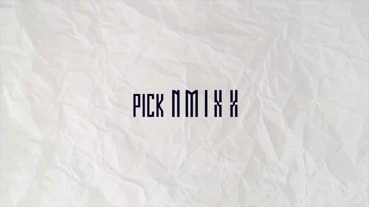 PICK NMIXX backdrop