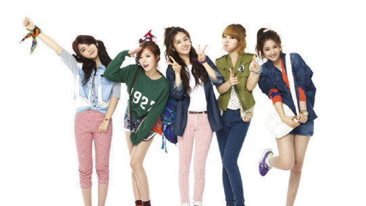 4Minute's Travel Maker backdrop