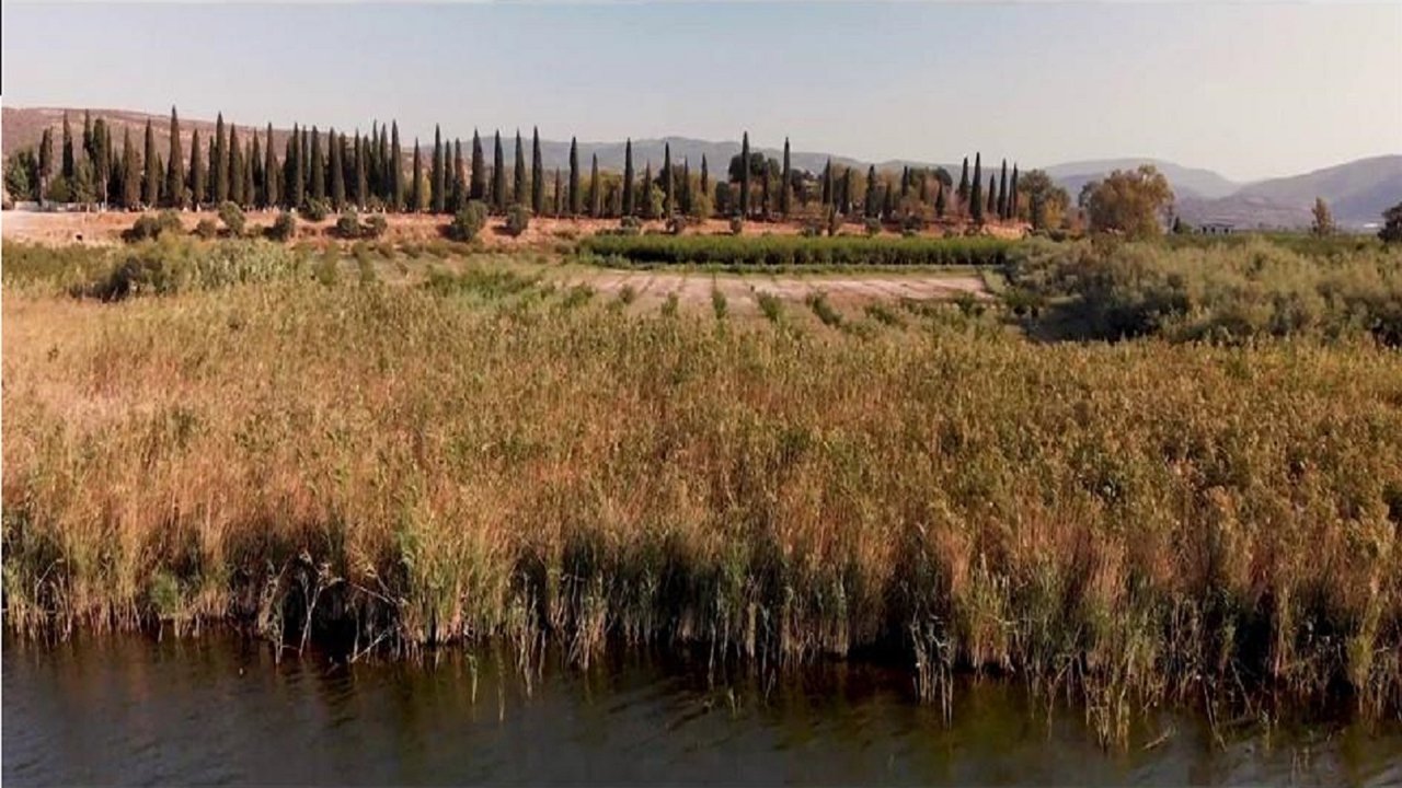 Bir Varmış Bir Yokmuş Anadolu backdrop