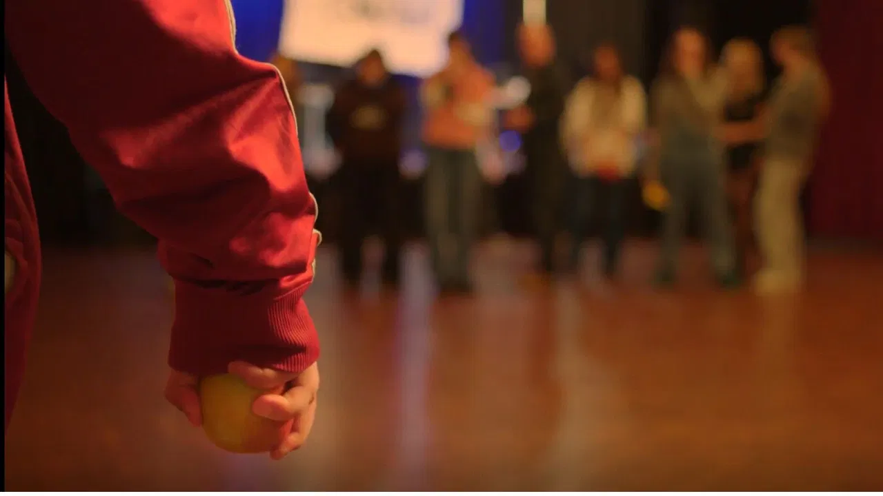 Bobbing for Glory backdrop