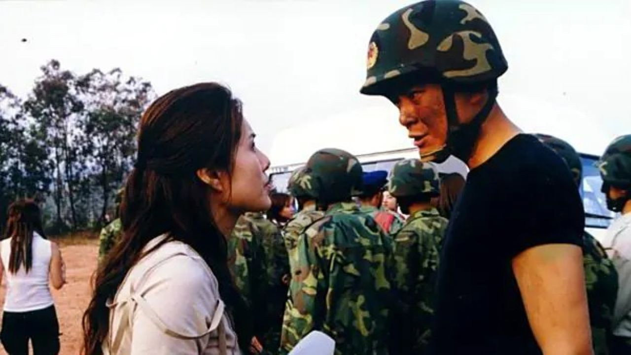 Gui Tu Ru Hong backdrop