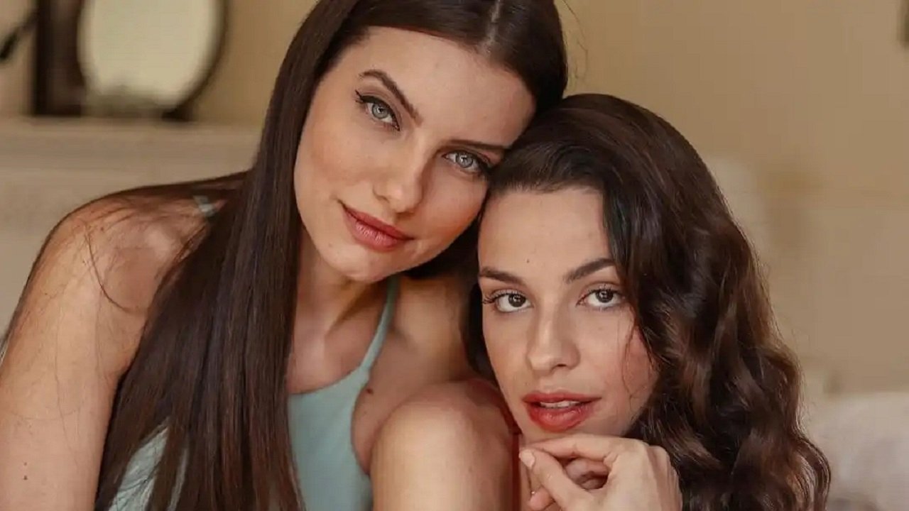 Stupid Wife backdrop