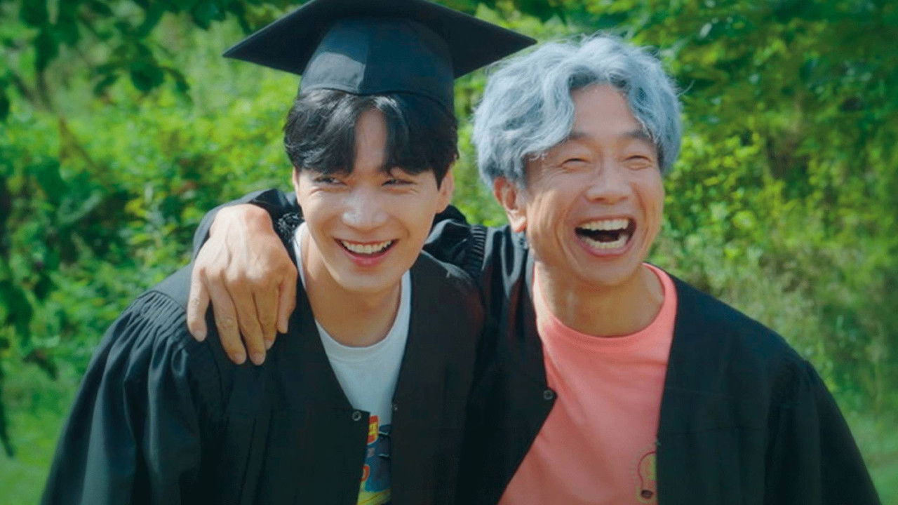 My Friend’s Graduation Ceremony backdrop