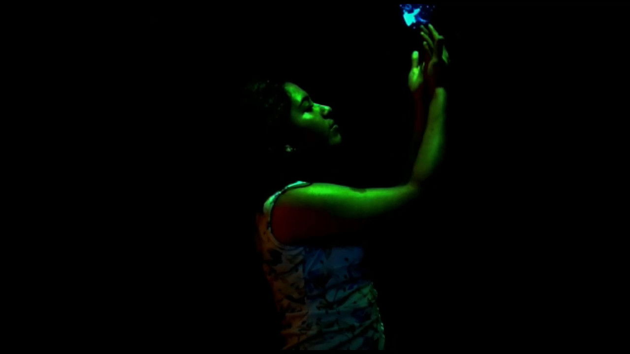 In - Expresivo backdrop