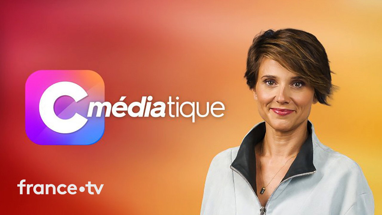 C médiatique backdrop