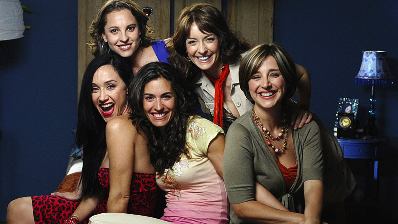 S.O.S.: Sexo y otros Secretos backdrop