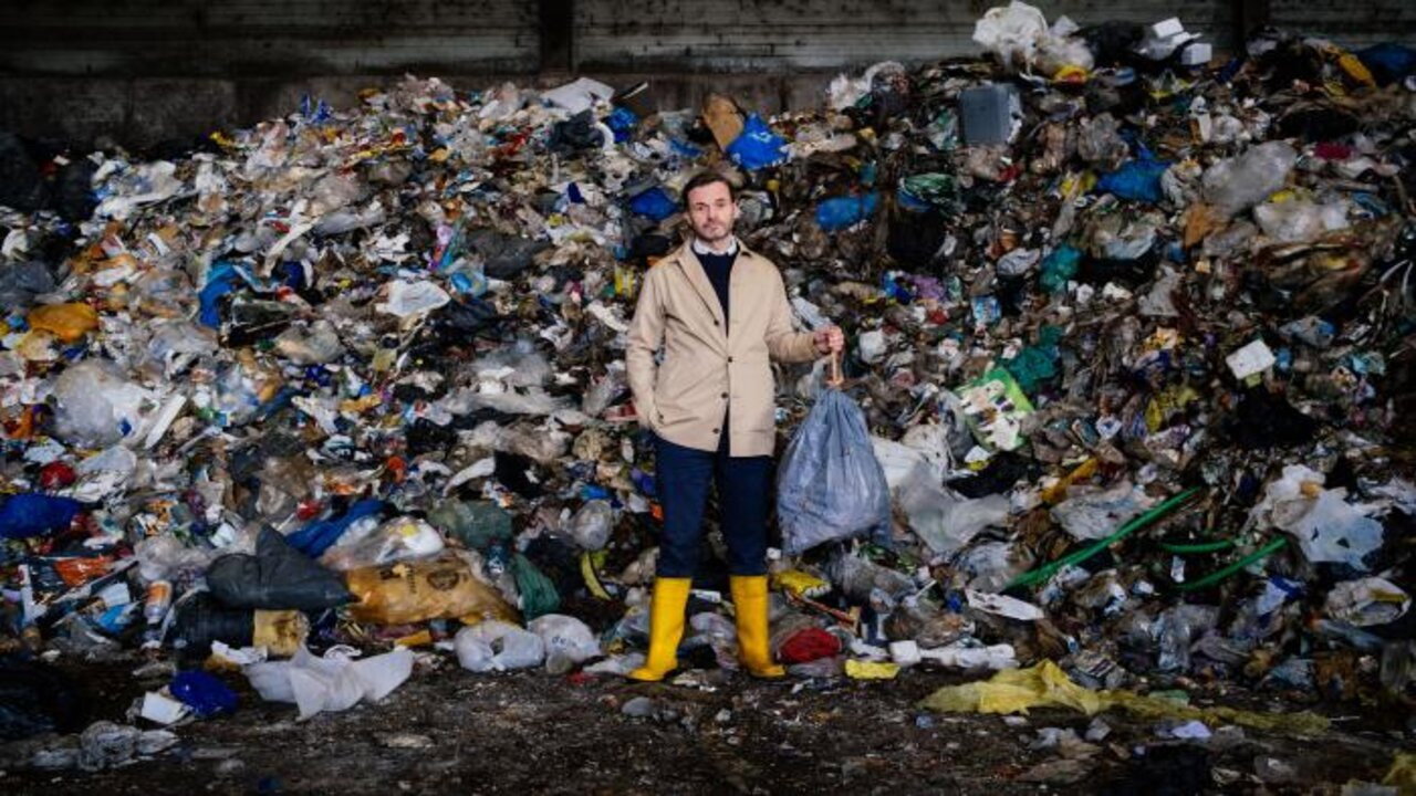 De Vuilnisman backdrop