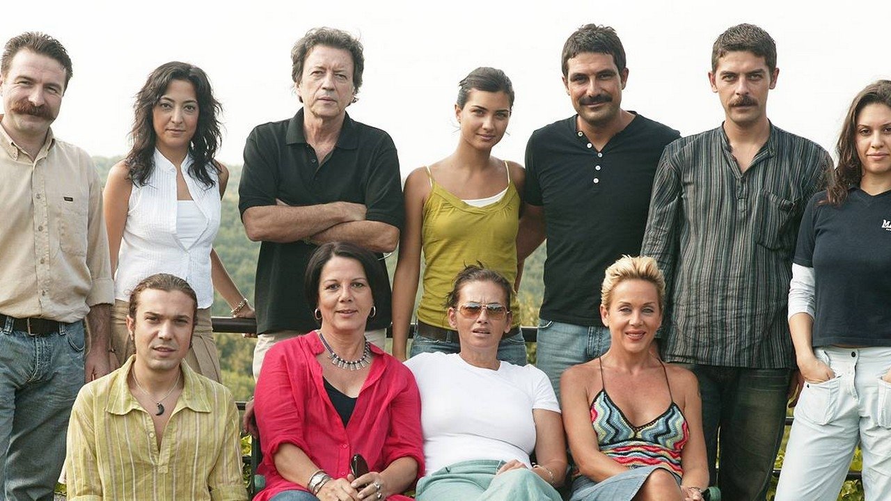 Ihlamurlar Altinda backdrop