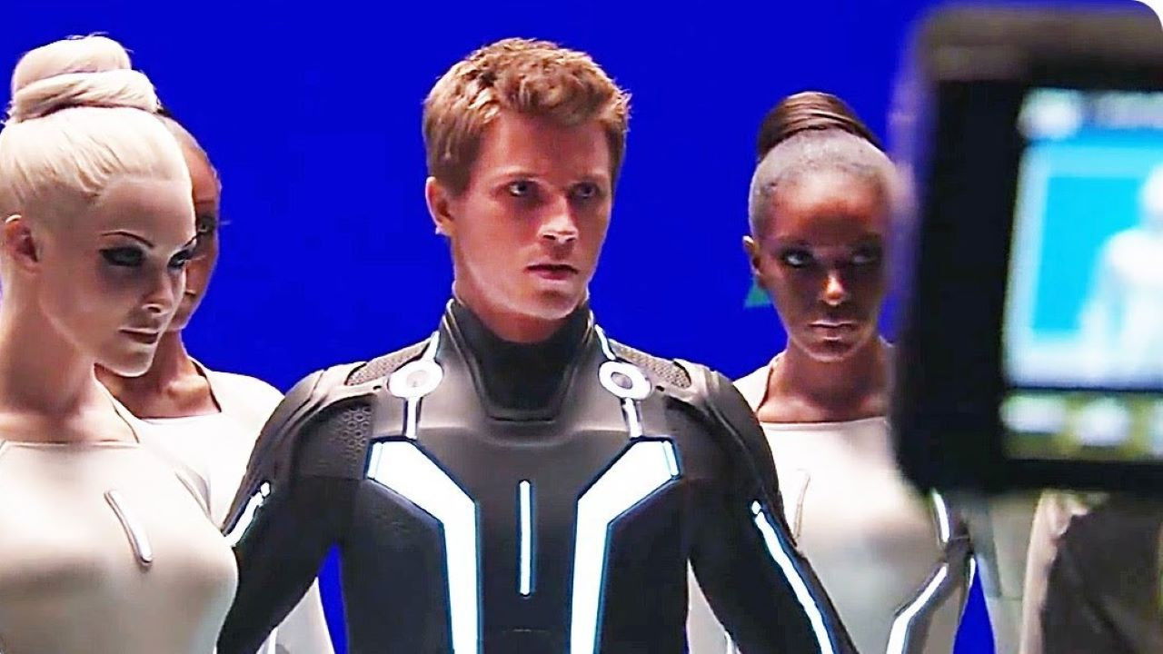 Installing the Cast backdrop