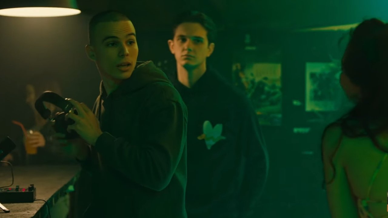 In the Clinch backdrop