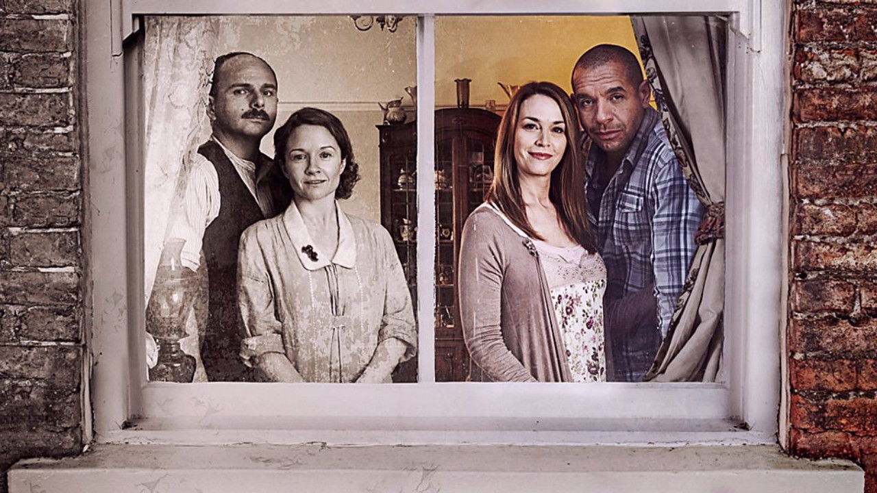 32 Brinkburn Street backdrop