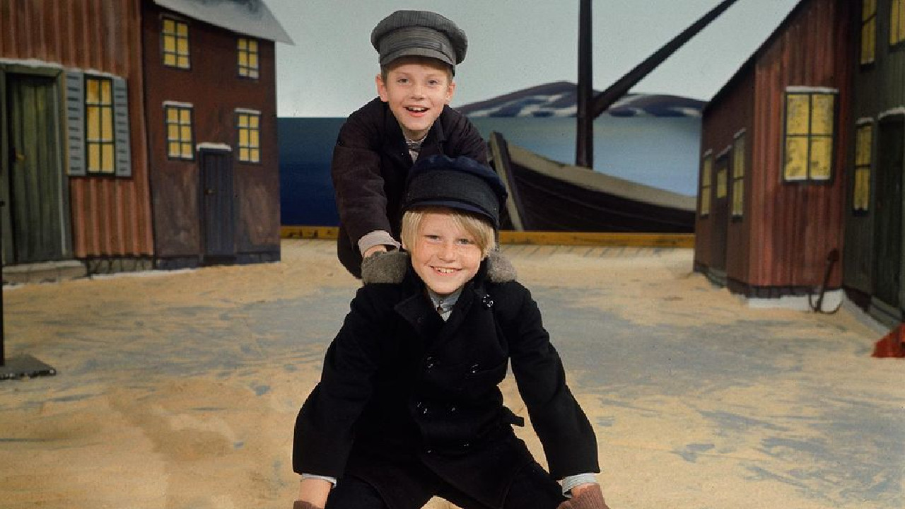 En småstad vid seklets början backdrop