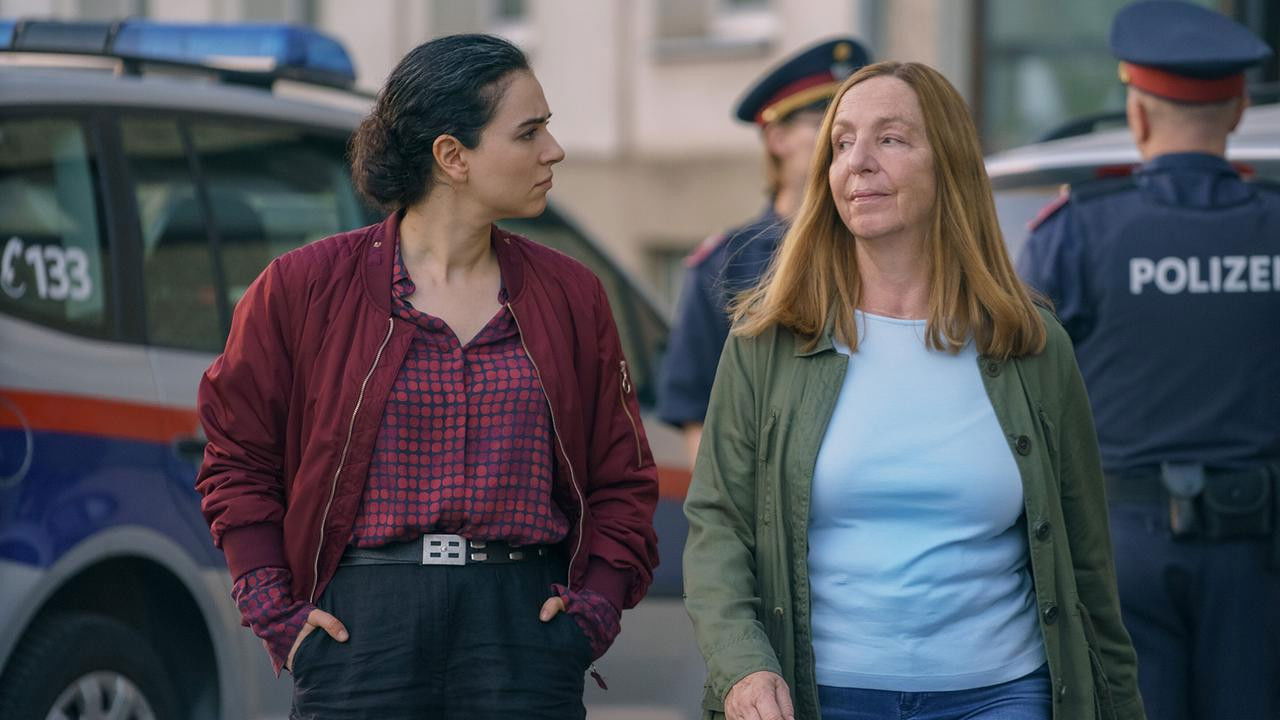 Die Fälle der Gerti B. backdrop