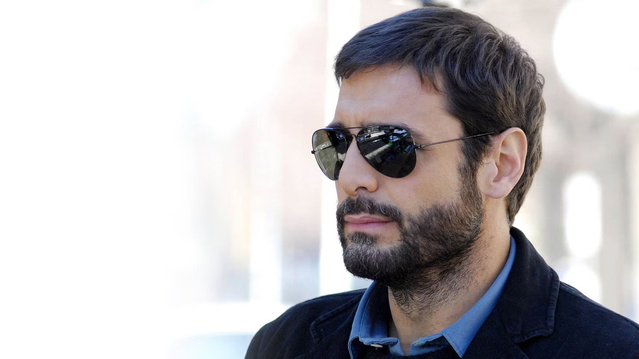 Crimini bianchi backdrop