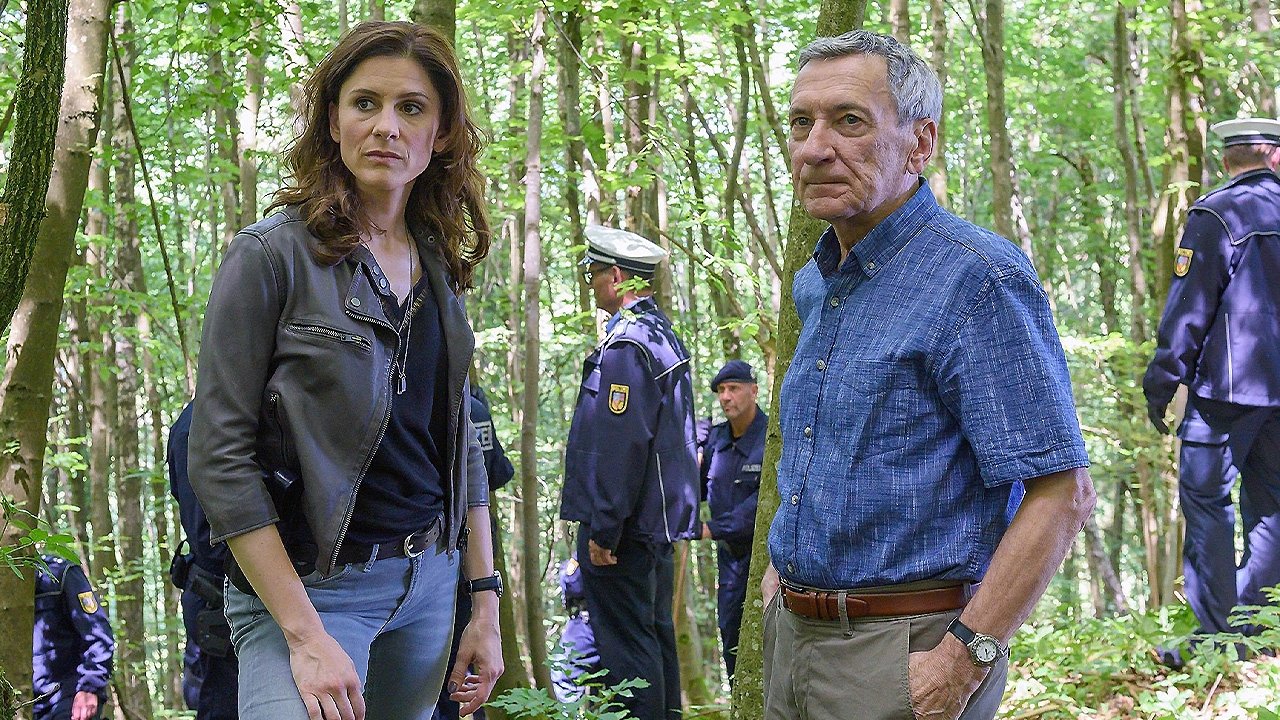 In Wahrheit backdrop