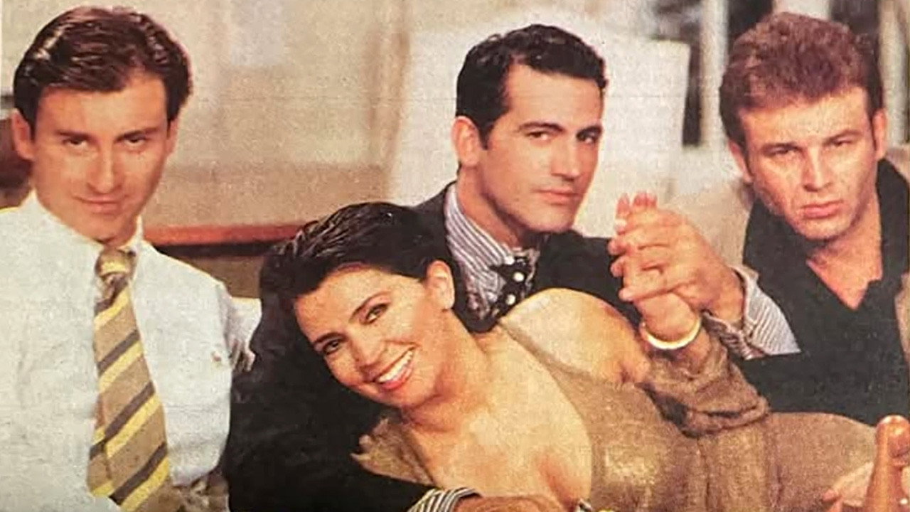 Κάποιος να τη φυλάει backdrop