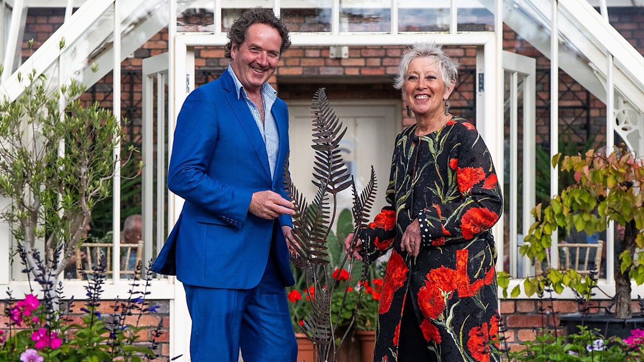 Greatest Gardens with Diarmuid Gavin and Carol Klein backdrop
