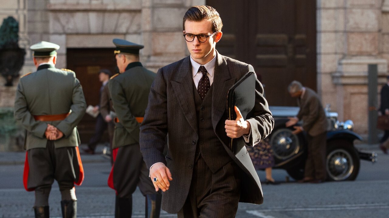 Munich – The Edge of War backdrop