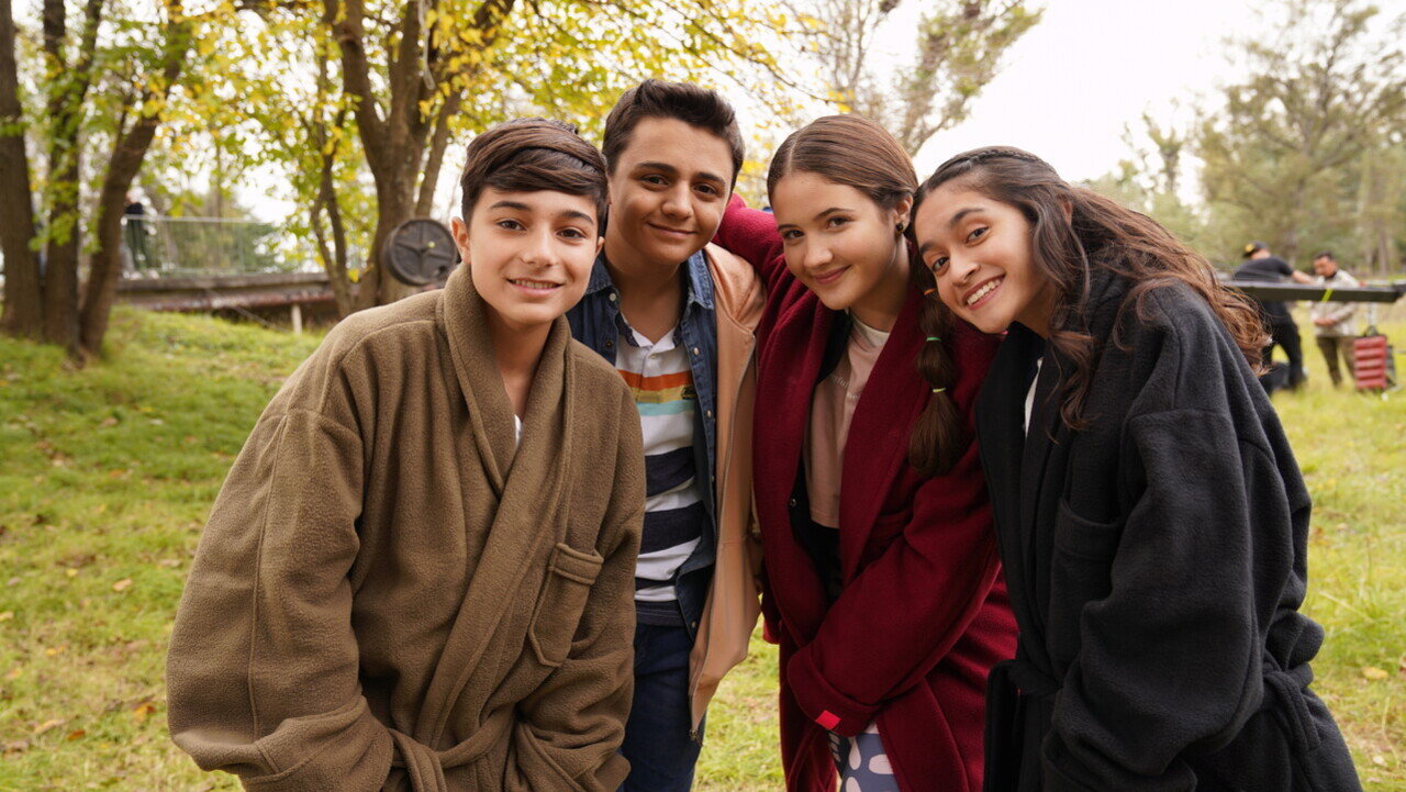 Los MacAnimals backdrop