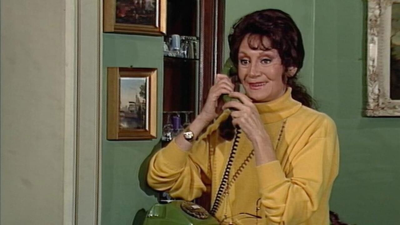 Uğurlugiller backdrop