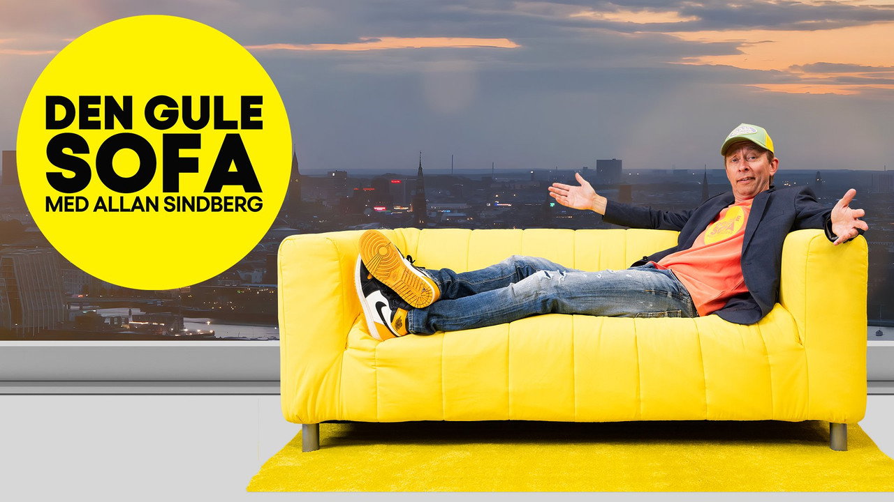 Den gule sofa med Allan Sindberg backdrop