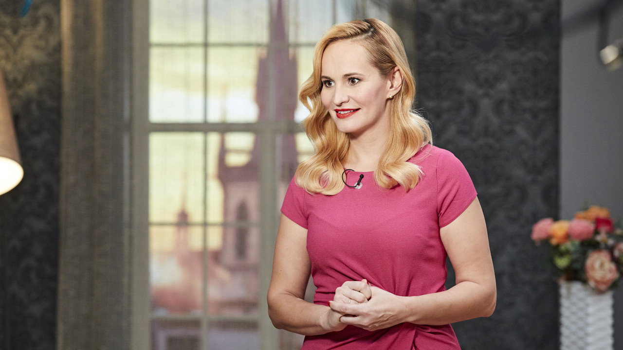 O 10 let mladší backdrop