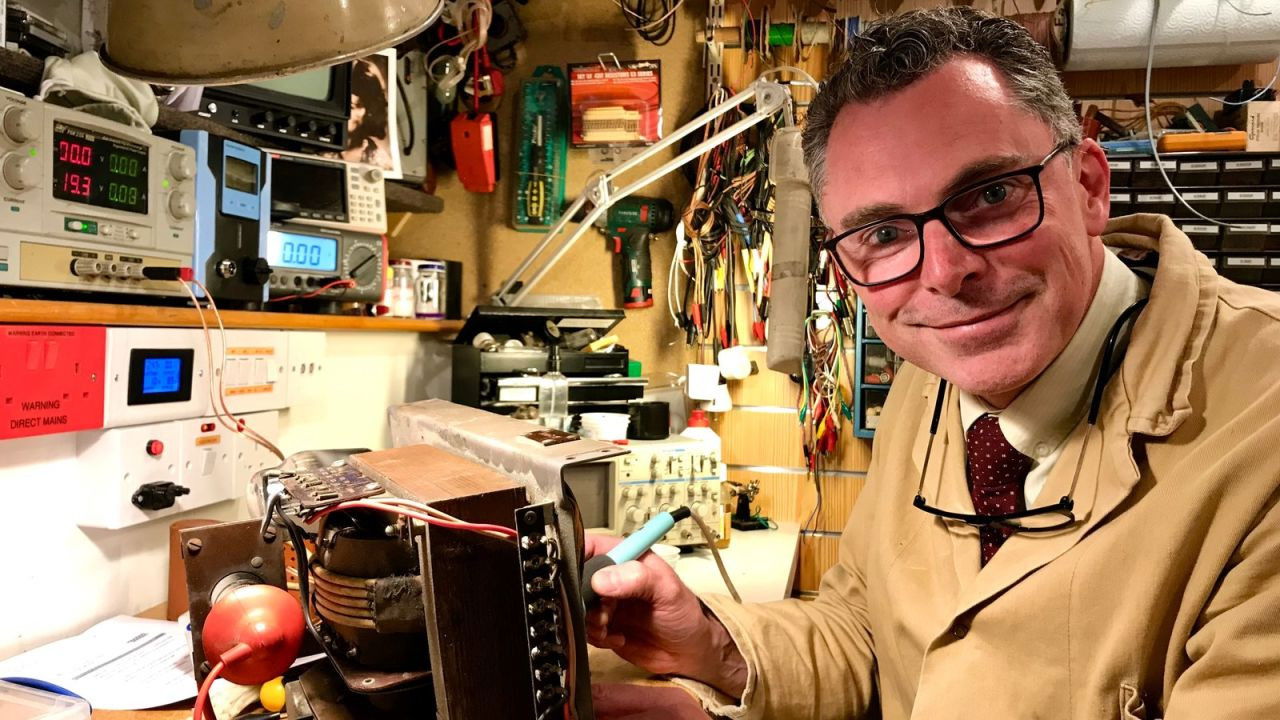 Retro Electro Workshop backdrop