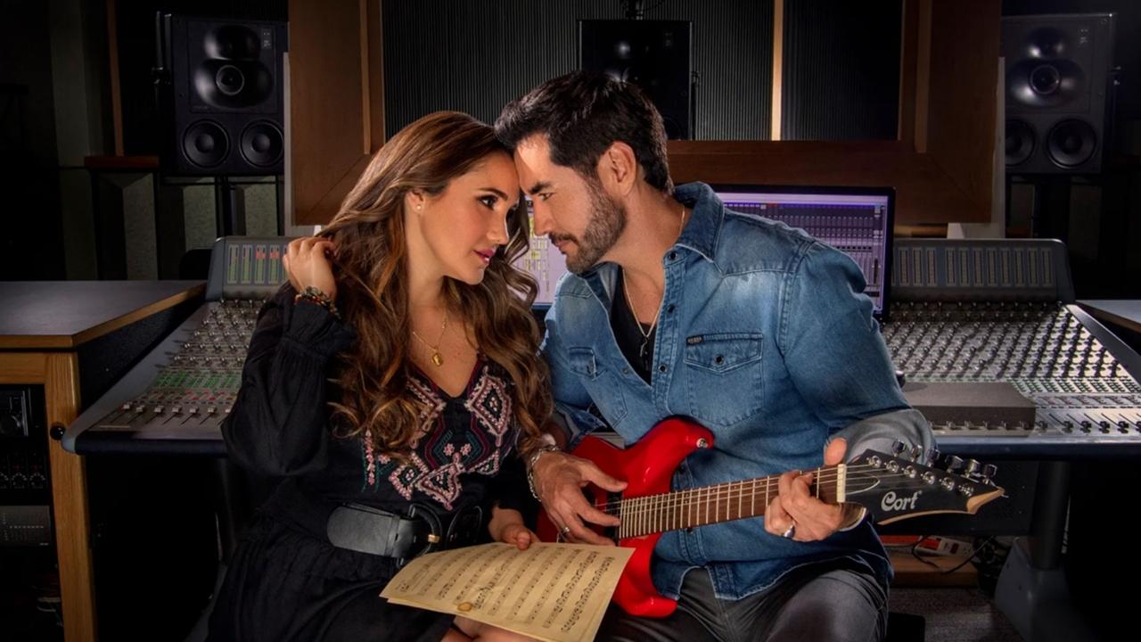 Pienso en Ti backdrop