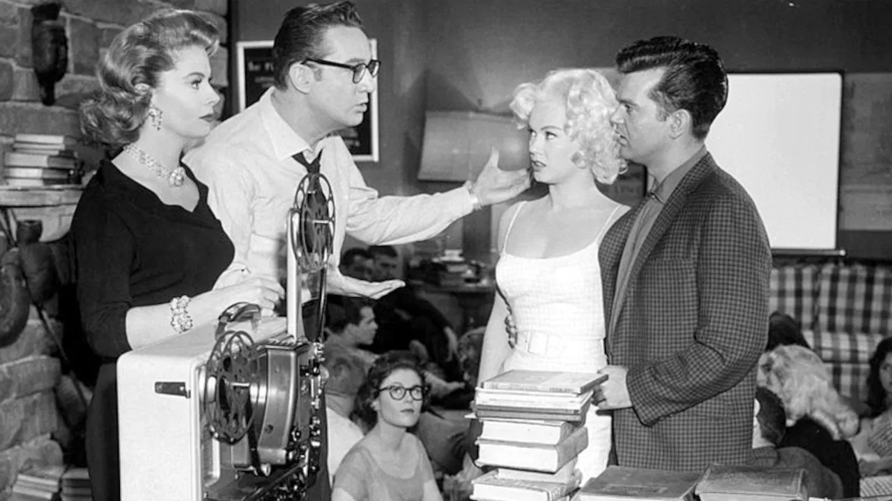 College Confidential backdrop