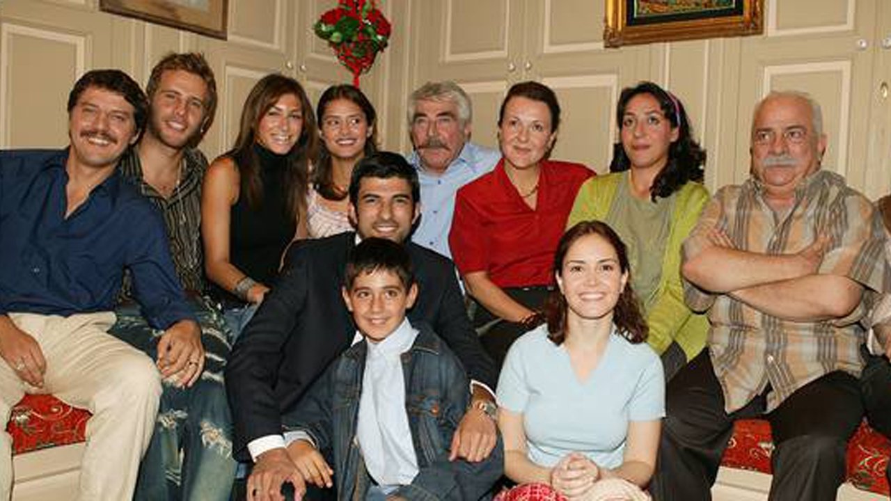 Borders of Love backdrop