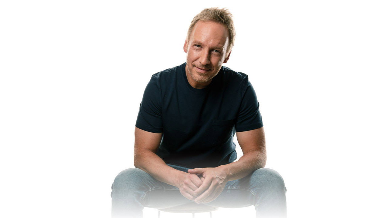 De tú a tú backdrop