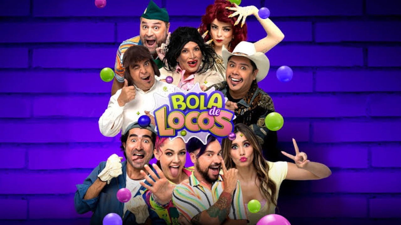 Bola de Locos backdrop