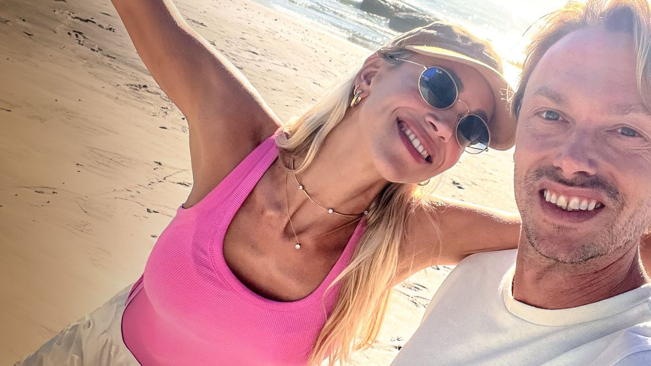 Kristel & Regi: The Honeymoon backdrop