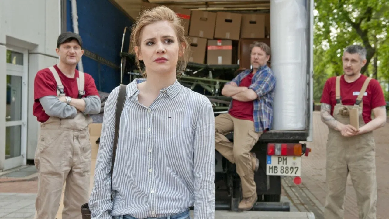 Lotta & ... backdrop