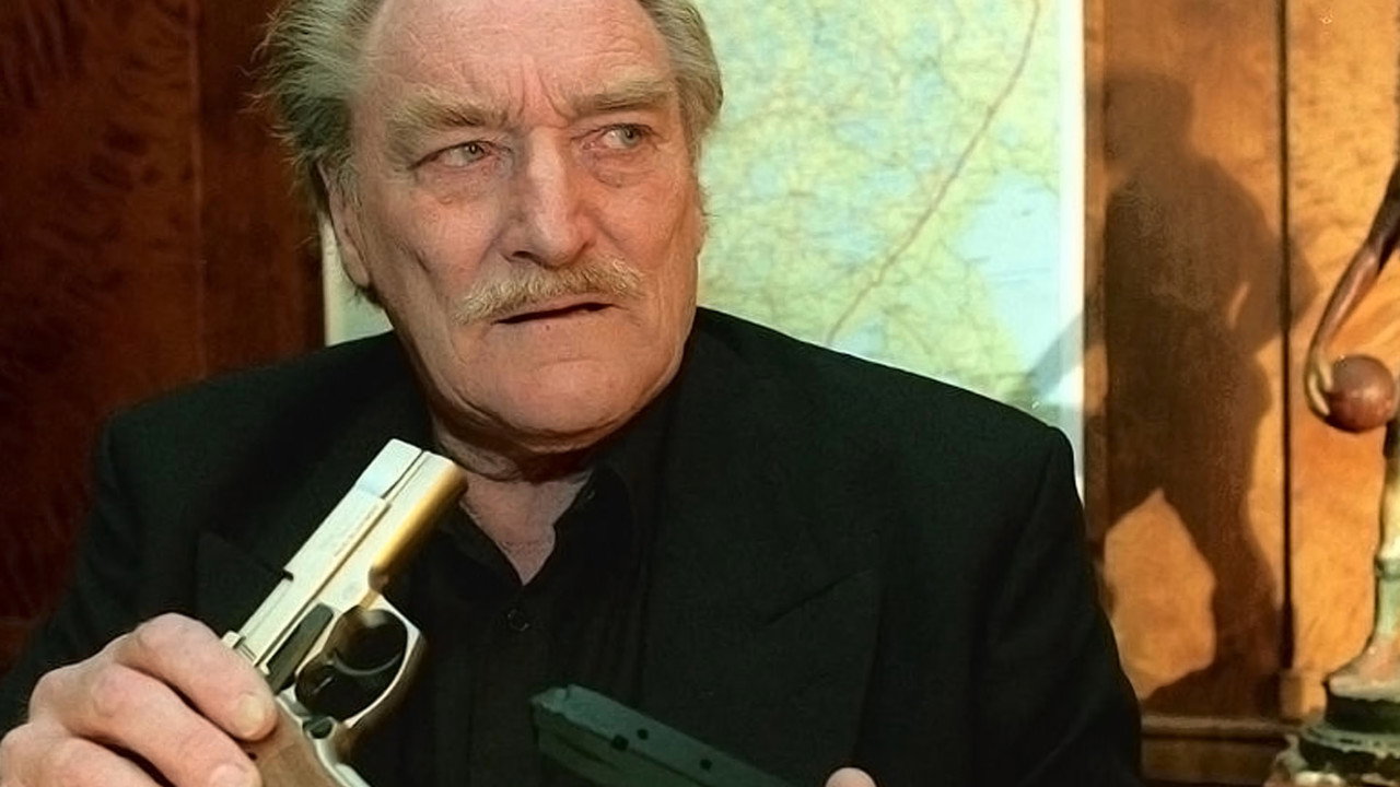 Ei vanhene koskaan backdrop