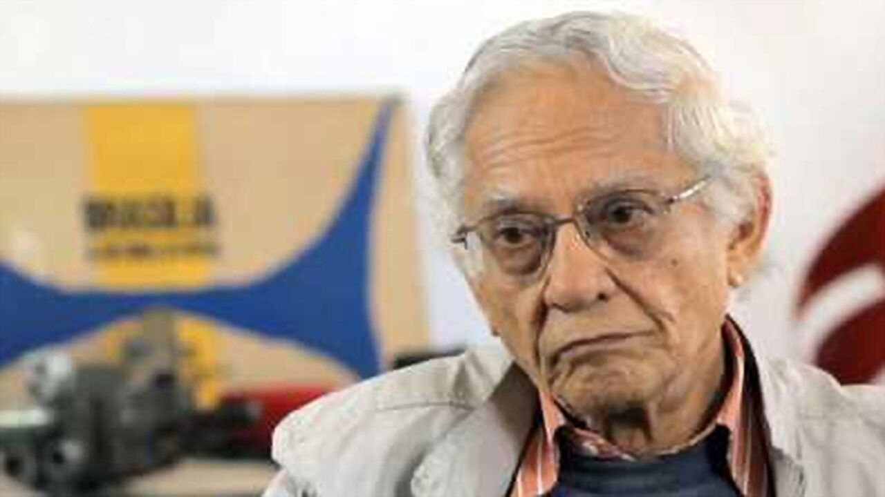 José Aparecido de Oliveira – O Maior Mineiro do Mundo backdrop