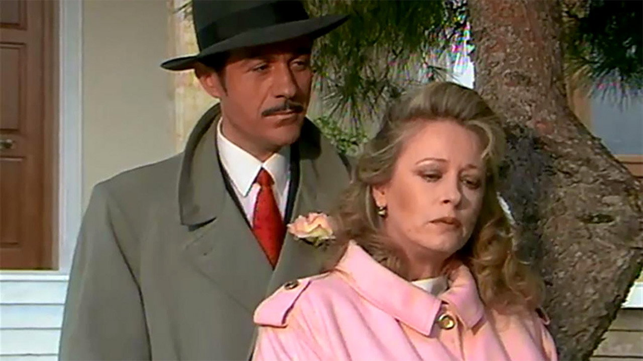 Μια γυναίκα από το παρελθόν backdrop