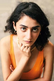 Photo of İlayda Elhih as Defne