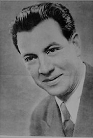 Photo of Roberto Font as El abuelo