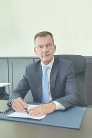 Photo of Rudolf Hofer as Self (Honorarkonsul)