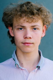 Photo of Jona Levin Nicolai as Lars